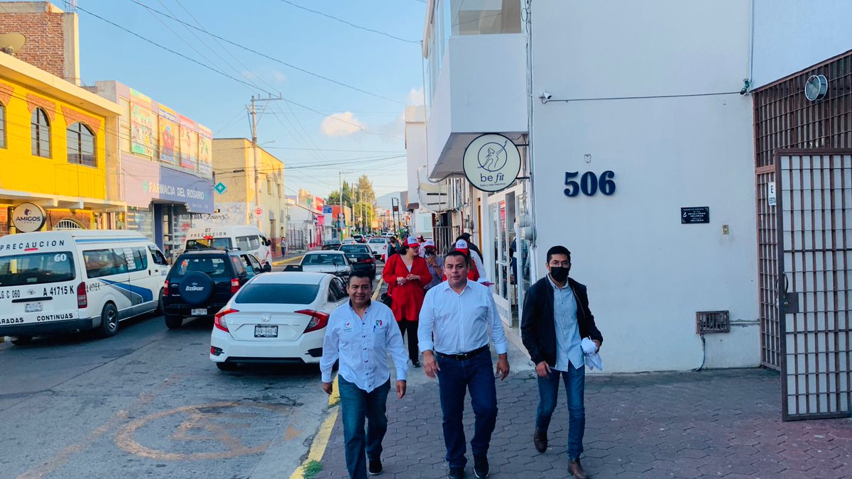 jaimegalindo33's tweet photo. Saludamos a la familia #Emetista en el municipio de Tulancingo acompañados de nuestro amigo y líder @Erubiel_Alonso_ seguros estamos que este próximo 5 de junio nuestra amiga @caroviggiano se convertirá en la primer gobernadora. 
#MoviendoConciencias
#FuerzaMT https://t.co/BxQXuCahRQ
