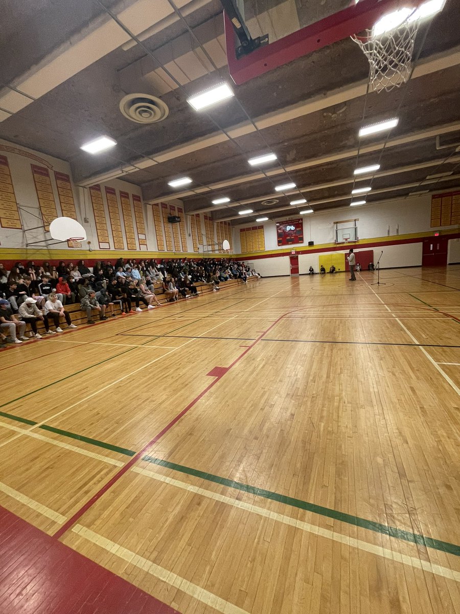 nelsonhdsb's tweet photo. Nelson HS welcomed @TheCStephen former Ti -Cat CFL player Courtney Stephens to talk financial literacy.  Great insight about setting goals and building your financial future. @HaltonDSB #financialliteracy #mathisimportant https://t.co/Q46UgdXdj5