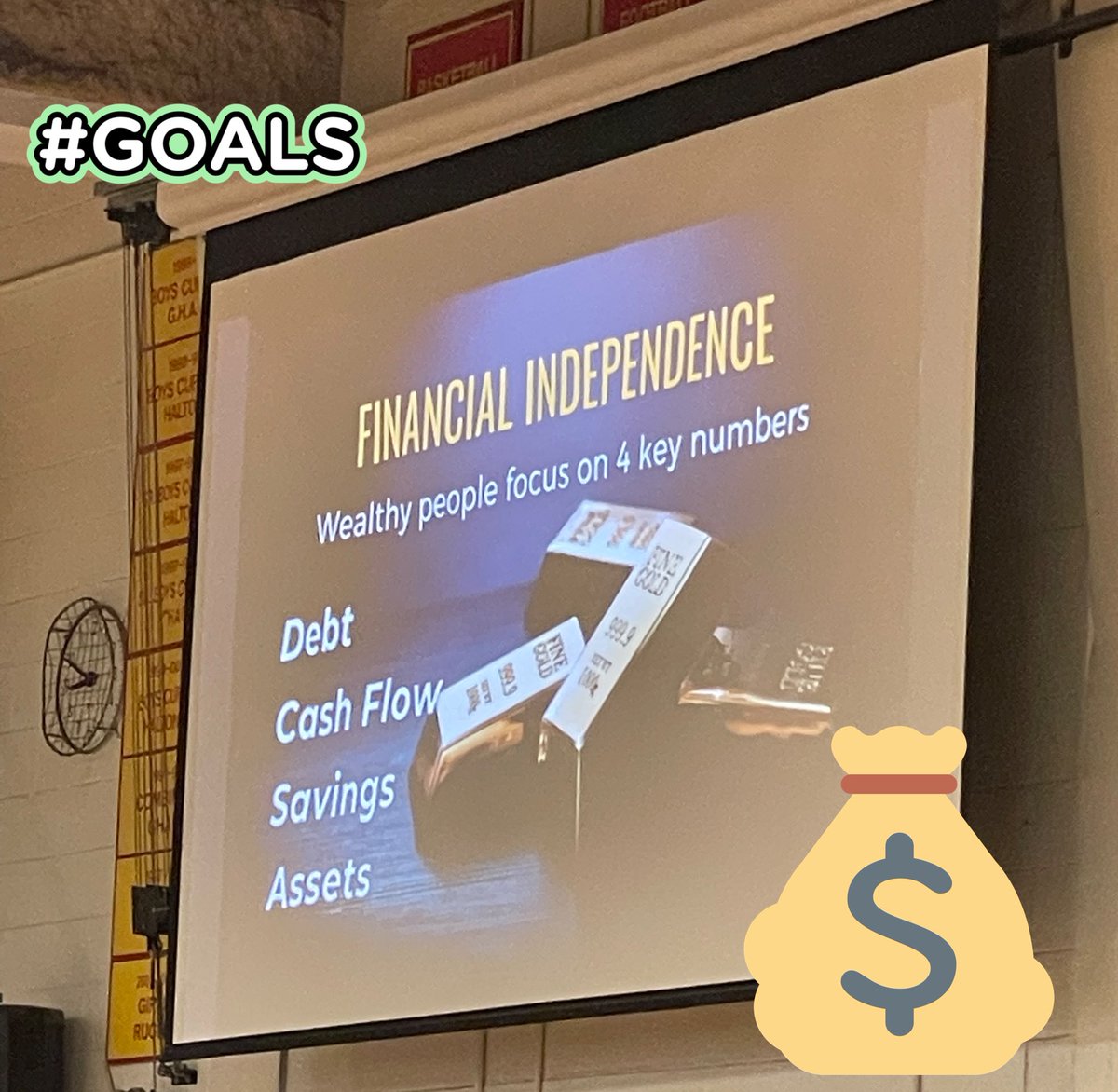 nelsonhdsb's tweet photo. Nelson HS welcomed @TheCStephen former Ti -Cat CFL player Courtney Stephens to talk financial literacy.  Great insight about setting goals and building your financial future. @HaltonDSB #financialliteracy #mathisimportant https://t.co/Q46UgdXdj5