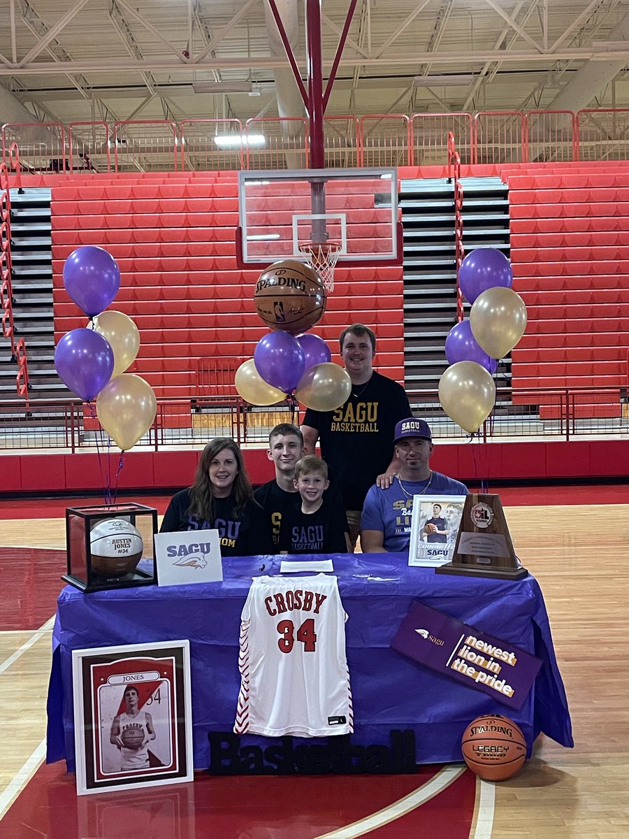 edwinegans20's tweet photo. BIG Shout Out to ⁦@AustinJones34_⁩ for signing to attend ⁦@SAGU_Basketball⁩. ⁦@CrosbyHoops⁩ ⁦@CrosbyHSCougars⁩ will forever appreciate your hard work and commitment to excellence #KeepGrinding https://t.co/ndRfmC8vVU