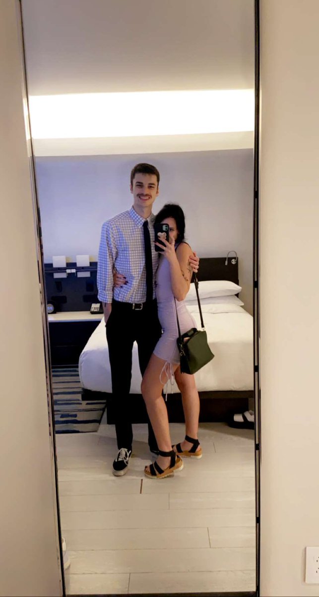avkvns's tweet photo. happy birthday goose, ty for loving me 🖤🤍🖤 https://t.co/IeyHpNgiJq