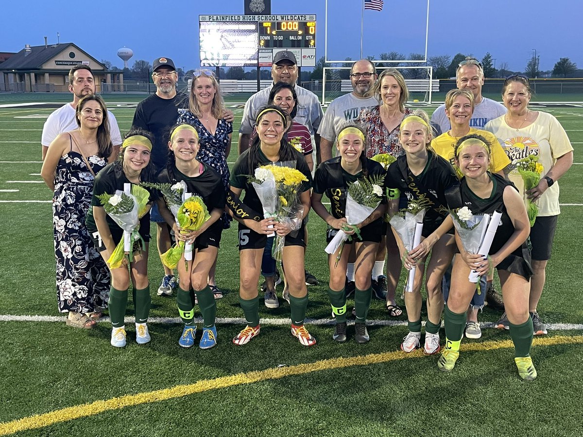 WildcatsPCHS's tweet photo. Thank you seniors and parents for your dedication to Wildcat Soccer! @Mr_Chlebek @PHS_WildcatsGS @PCHSATHLETES @PHSCCADMIN https://t.co/YkX0JEBBti