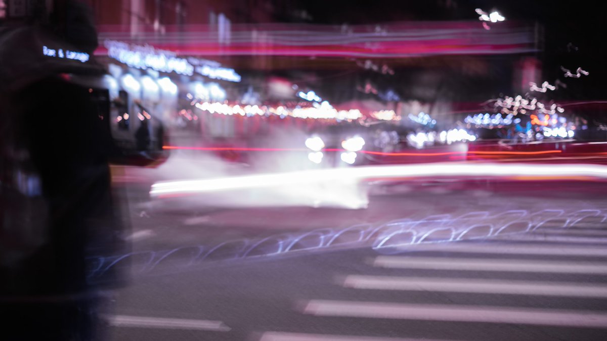 dasanchize1's tweet photo. Light trails #fineartphotography #streetphotography #lighttrails #longex #SonyAlpha #NFTCommmunity #nftphotography https://t.co/QoPwxJzB1j