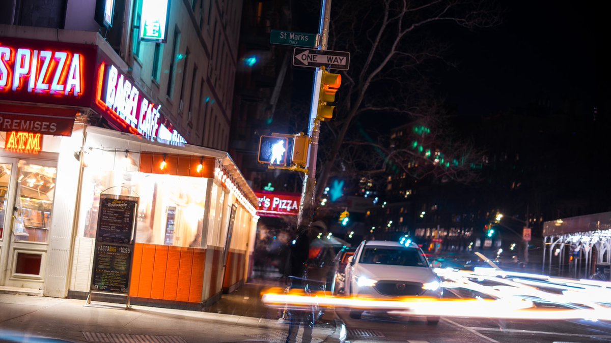 dasanchize1's tweet photo. Light trails #fineartphotography #streetphotography #lighttrails #longex #SonyAlpha #NFTCommmunity #nftphotography https://t.co/QoPwxJzB1j