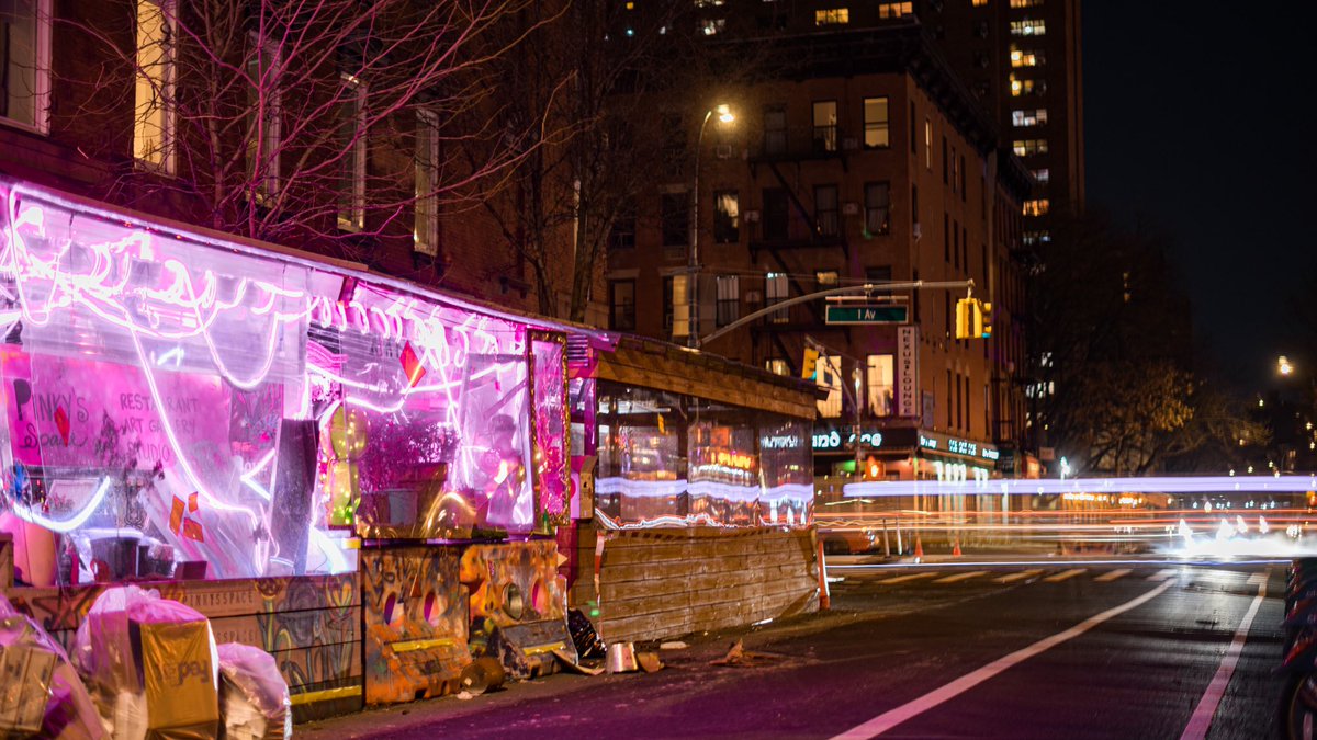 dasanchize1's tweet photo. Light trails #fineartphotography #streetphotography #lighttrails #longex #SonyAlpha #NFTCommmunity #nftphotography https://t.co/QoPwxJzB1j