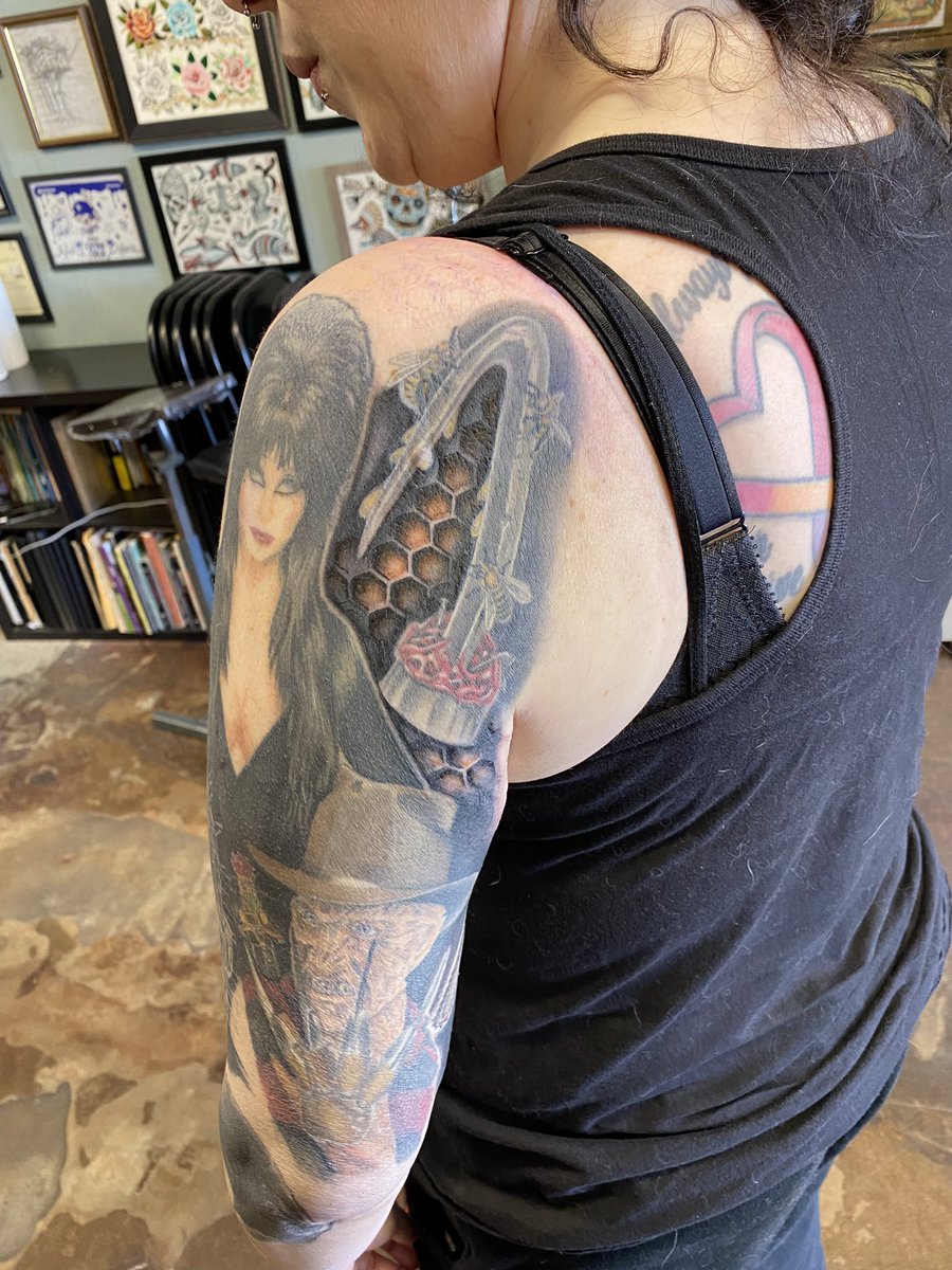 gothstitcher's tweet photo. New work. @TonyTodd54 @TheMutantFam #tattoos #horrortattoos #thetexaschainsawmassacre #LEATHERFACE #thesawisfamily #candyman #sweetstothesweet #bemyvictim https://t.co/YwjFEJA8wr