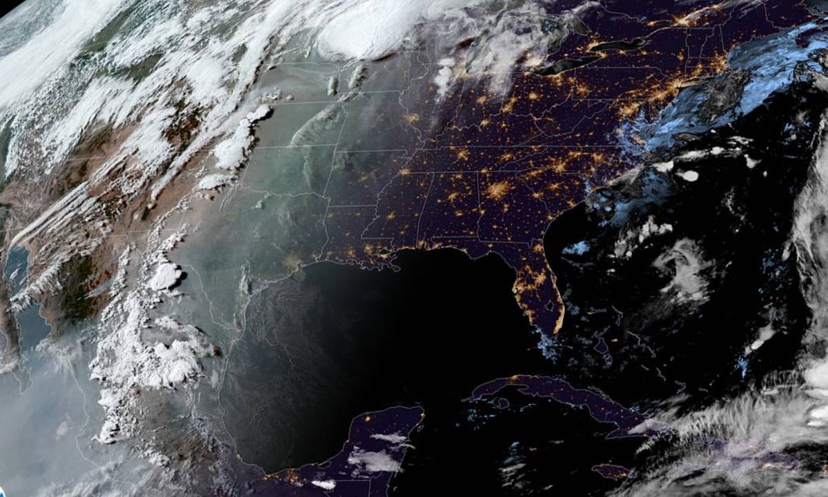 NWSNashville's tweet image. This is a satellite image captured just a little while ago which shows the sun setting from east to west. You can see the city lights across the eastern U.S. while over the west it is still daylight. To see the satellite loop in real-time, go to eldoradoweather.com/current/satell….