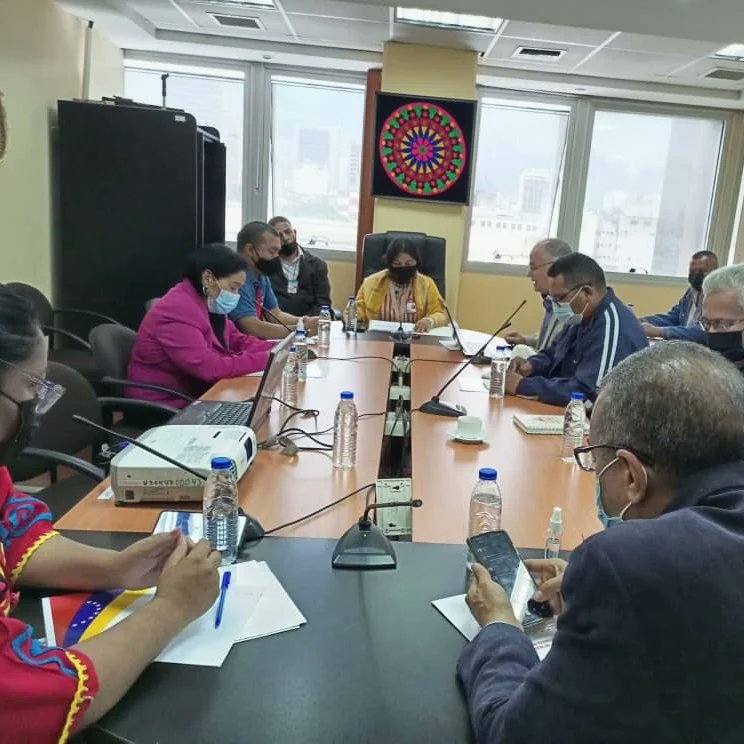 Indigenas_AN's tweet photo. #11Mayo Se realizó la Reunión Ordinaria de la Comisión Permanente de Pueblos Indígenas de la AN, esta reunión fue orientada por la Primera Vicepresidenta, Dip. Nicia Maldonado, con la finalidad de tratar los puntos del orden del día. https://t.co/SpLCzMrC6k