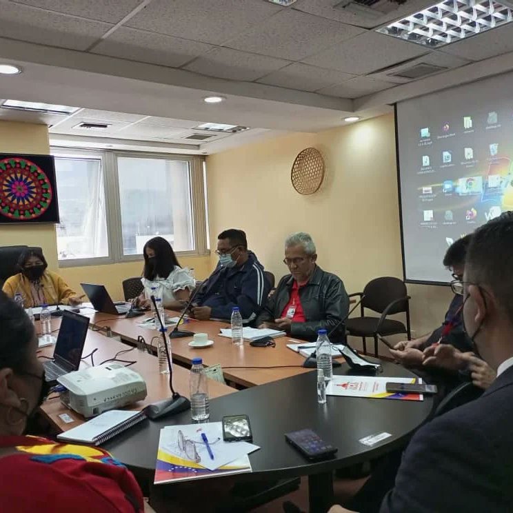 Indigenas_AN's tweet photo. #11Mayo Se realizó la Reunión Ordinaria de la Comisión Permanente de Pueblos Indígenas de la AN, esta reunión fue orientada por la Primera Vicepresidenta, Dip. Nicia Maldonado, con la finalidad de tratar los puntos del orden del día. https://t.co/SpLCzMrC6k