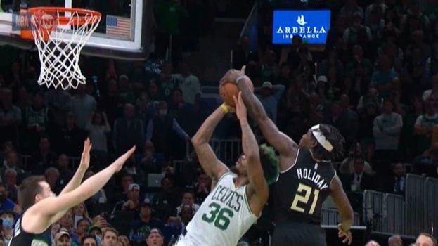 GameTimeGT_'s tweet photo. JRUE HOLIDAY DEVERIA IR PRO LOUVRE COM ESSA IMAGEM https://t.co/dfg8o2aWeD