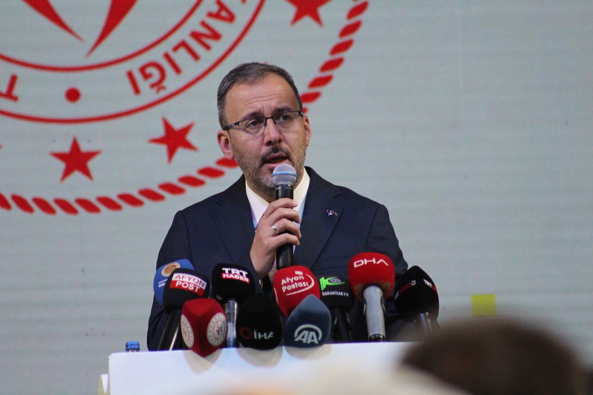uniligsgm's tweet photo. ÜNİLİG Final Müsabakaları Açılış Töreni Afyonkarahisar'da Gerçekleştirildi.

Bakan Kasapoğlu, Türkiye'yi spor ülkesi haline getirmek için büyük emekler verdiklerini dile getirerek, 
+++

https://t.co/Gf4tj5n2DZ https://t.co/Rbd1KT5kdr