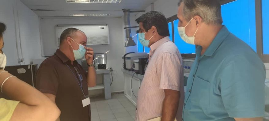Presidente y Vicepresidente de #BioCubaFarma, compartieron, en la tarde de hoy, con directivos de <a href="/AicaLaboratorio/">Laboratorios Aica</a>. Durante el encuentro pudieron conocer los avances del proceso de recapitalización que se está realizando en la planta de hemoderivados. #CubaViveYTrabaja