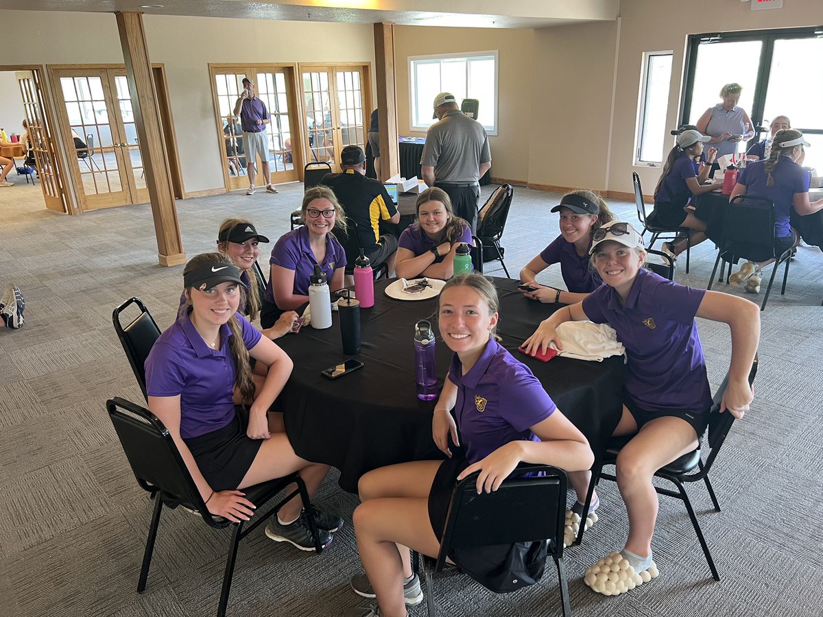 JCSD_Golf's tweet photo. Dragons placed 6th of 6 teams in the Conference Meet on 5/11/22 @blankgolfcourse (course won today but we’ll be back!).  Low V Dragons- Nanke (All Conference, Ind. 12th), Sires, Heyer, &amp; Pohlman. Thanks to DCHS for hosting &amp; @blankgolfcourse for having us! 🐉⛳️ https://t.co/uFWyndjIy9