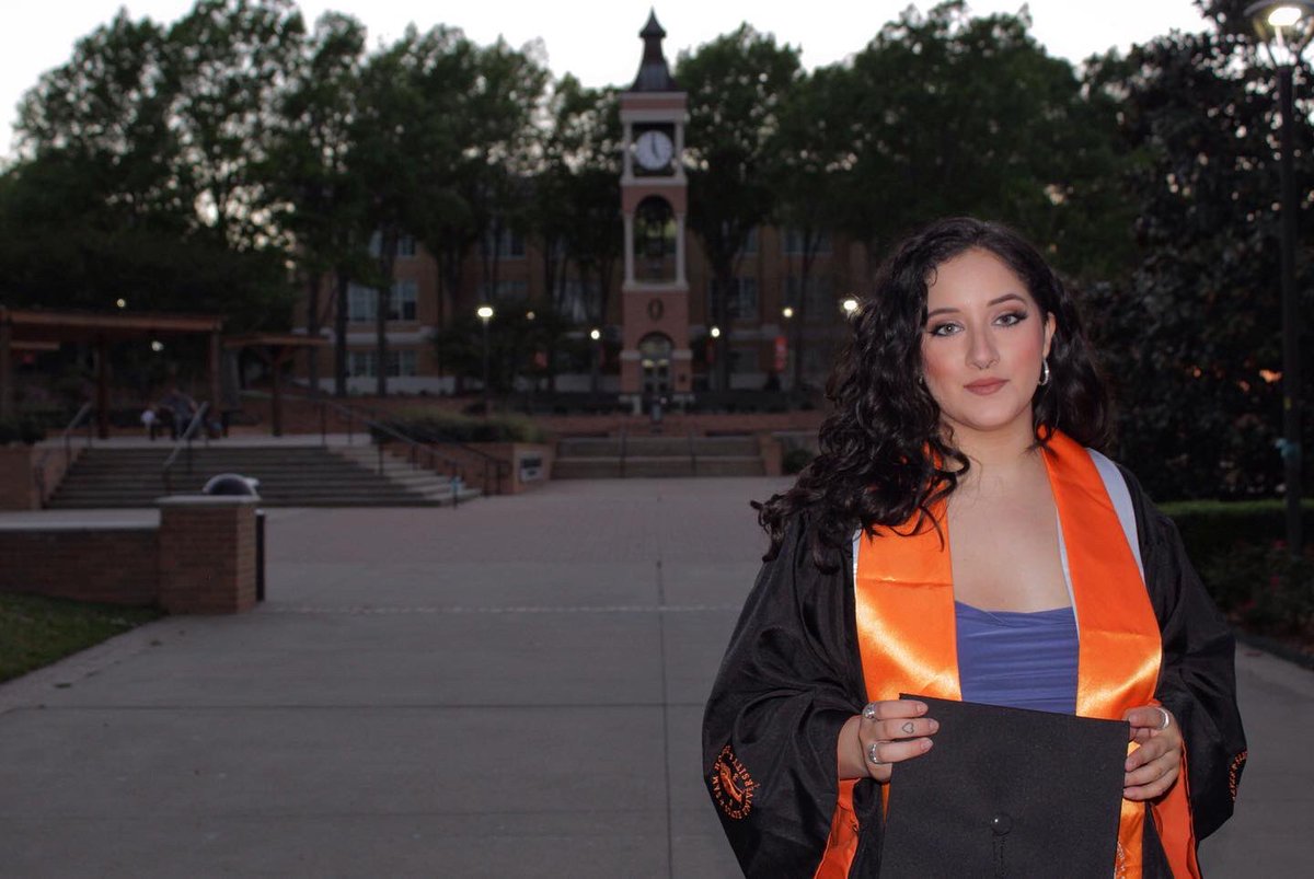 abrielc13's tweet photo. 💙B.S. in Criminal Justice
🧡Minor in psychology 
💙Member and previous socials chair of LAE 
🧡3.2 overall GPA
💙FIRST GENERATION!!

I’m incredibly grateful to be graduating this Friday. I know I made my mom proud 🥲 and my dad proud from heaven #finiSHed https://t.co/XhsFjLnDbW