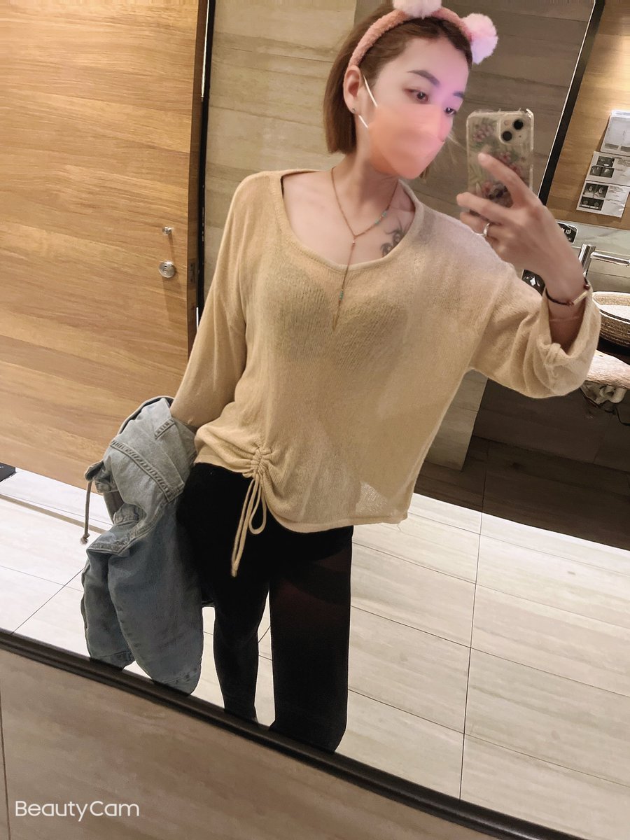 拍照才知道原來衣服那麼透，難怪同事說真香 https://t.co/iPjvOmd7xR