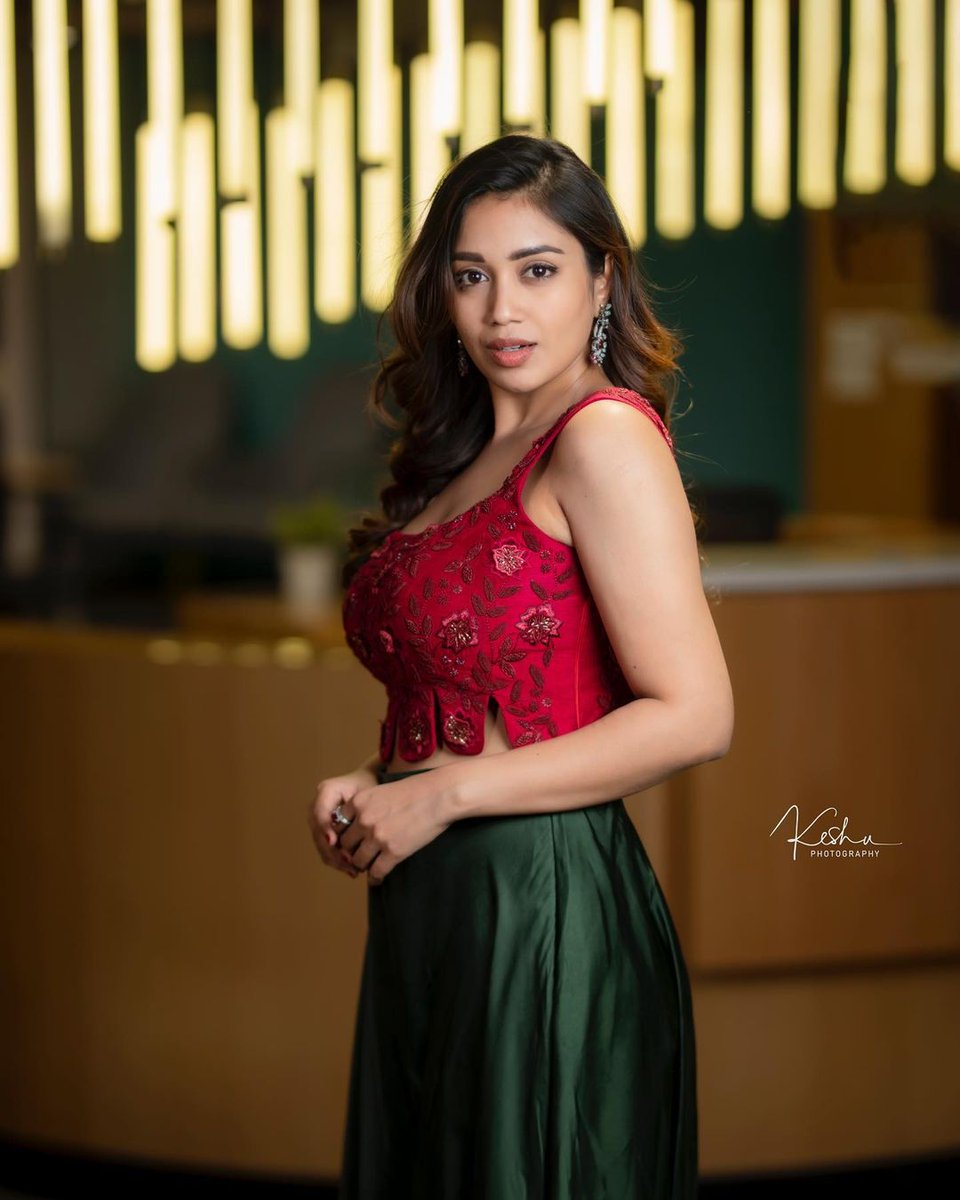 OnlyHeroines's tweet photo. #NivethaPethuraj 😘 https://t.co/MZuNtoAMzB