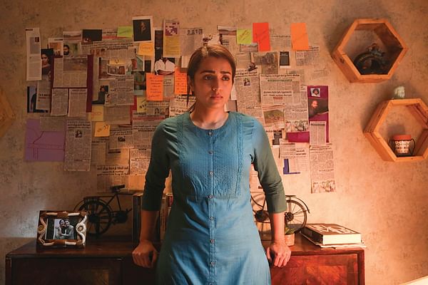 FShab64WYAYCMCT?format=jpg&name=small