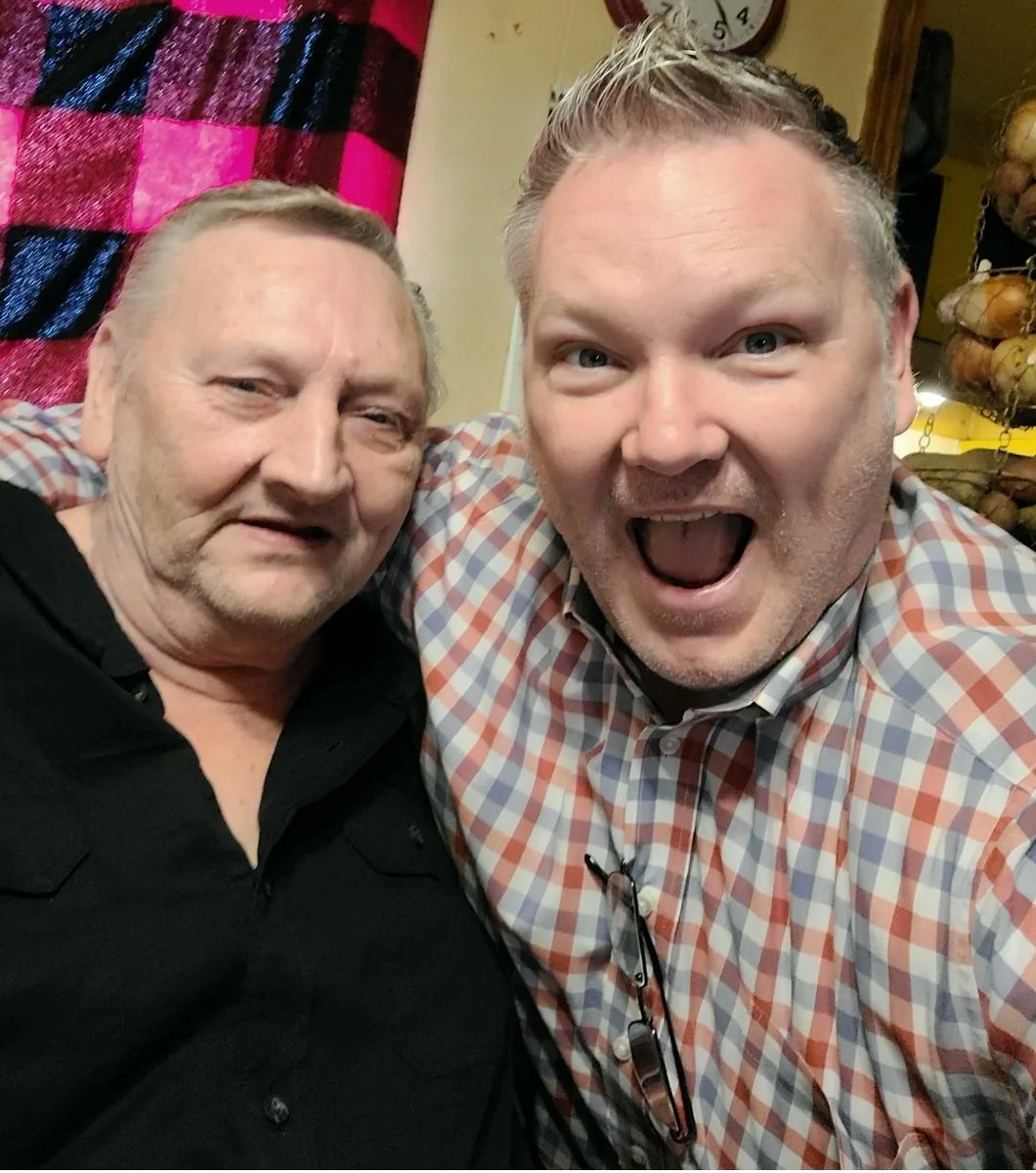 danielgums's tweet photo. What a great time, visiting my Pops and Step-Momma Jeanie Gums the past couple of days! 💯 Got to see my Sis Erica & her kiddos, my niece Esty Gums & Braylon Lee! 👈 💥
#TheGumsFamily #LovePops #SpartaWI 🧀
#GumsRoadTrip2022 #GumsNThumbs 👍 https://t.co/gH6xjnEuHH
