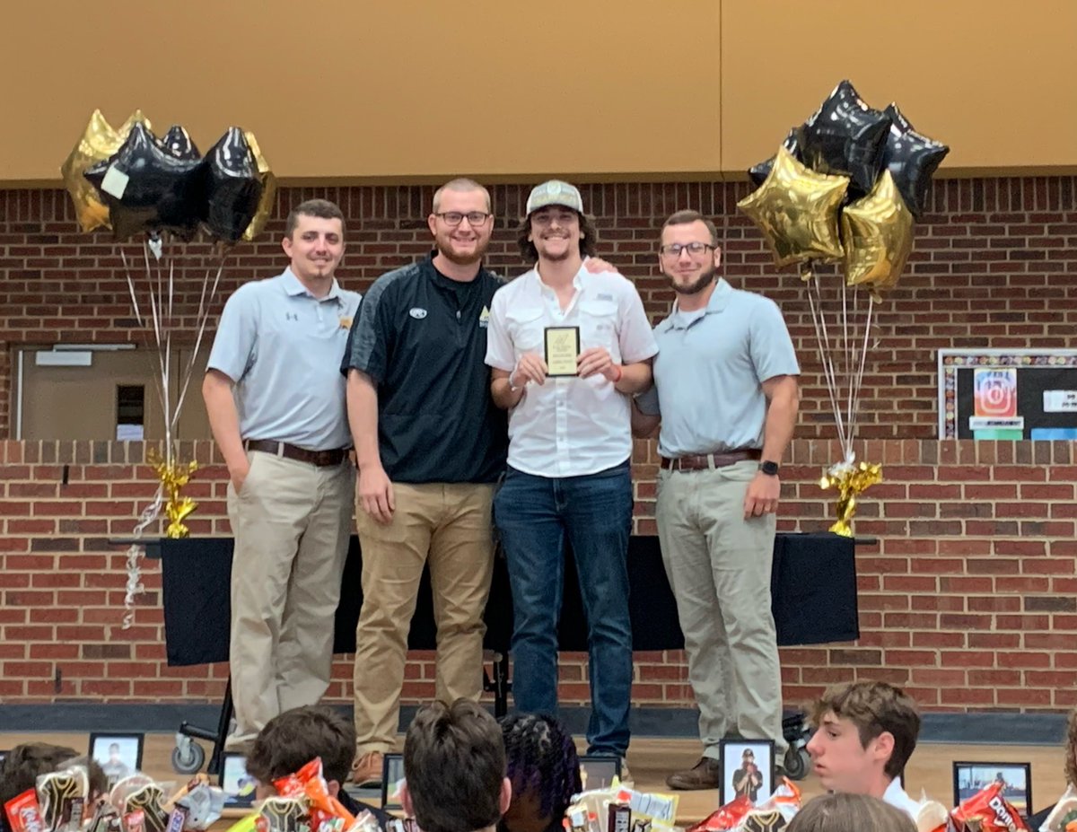 NeerBaseball's tweet photo. Tonight, we celebrated our 2022 group. The following individuals took home individual awards: 
Offensive Player of the Year: Daniel Skojac
Pitcher of the Year: Taylor Frazier 
Gold Glove Award: Ashton Farris
Most Improved Player: Owen Otts https://t.co/gEgBbQ6sA5