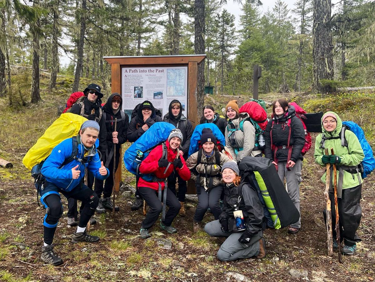 RBeskau's tweet photo. Hiked a mountain and spent the night in the elements with this awesome @sd35wgss humans. We even got some snow! 800 m ⬆️ @LangleySchools https://t.co/yzgVFoUP2J