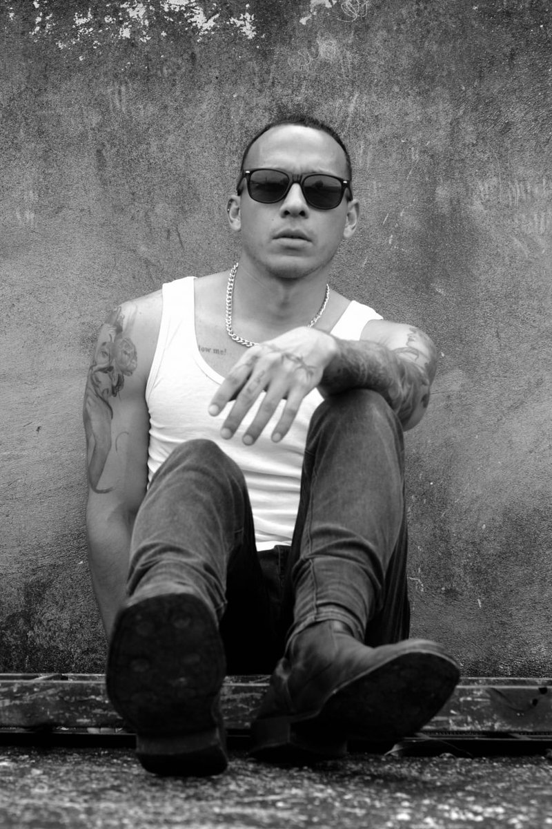 gilllameda's tweet photo. I am a rock and rolla...

#modelo #boy #tattoos #art #photography https://t.co/Q9TKGth1yH