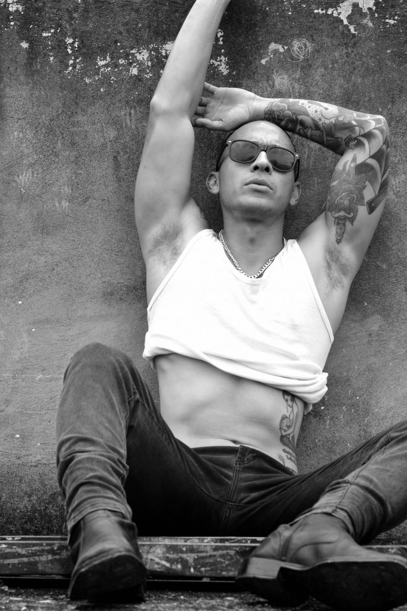 gilllameda's tweet photo. I am a rock and rolla...

#modelo #boy #tattoos #art #photography https://t.co/Q9TKGth1yH
