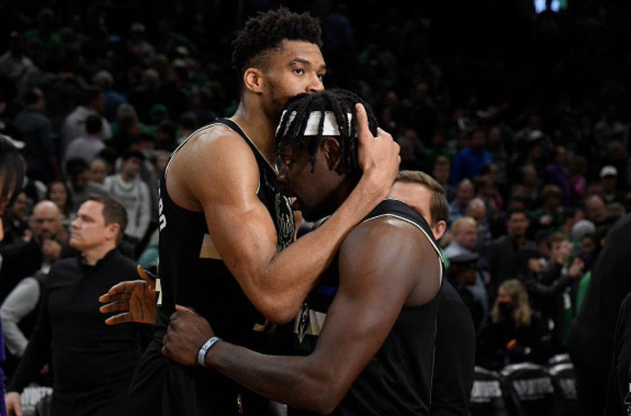 ClutchPoints's tweet photo. These shots of Giannis Antetokounmpo and Jrue Holiday after a BIG Bucks win in Game 5 ❤️🙏🏽

(via @NBA) https://t.co/hxmxQj6U58