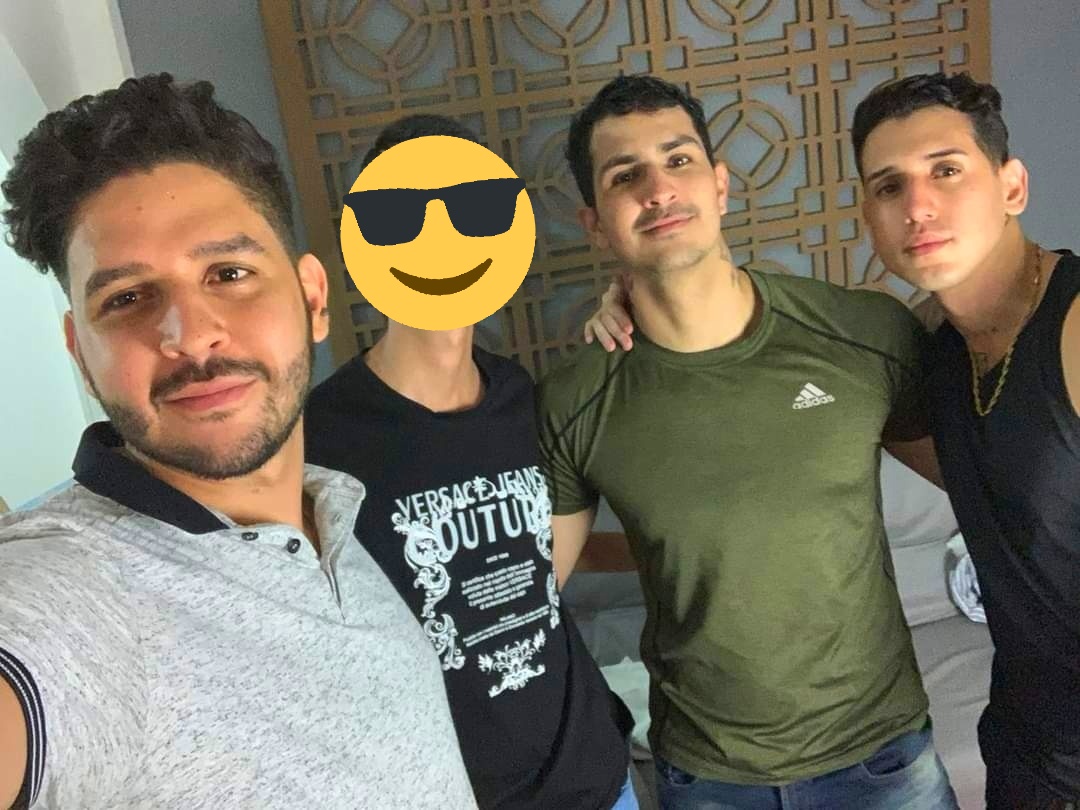 The best team 🤟
<a href="/Vizarian9/">Sebastián Alba</a> <a href="/juan_joar/">Juan Arias</a> <a href="/Apagua13/">AnibalPaguaoficial</a>
