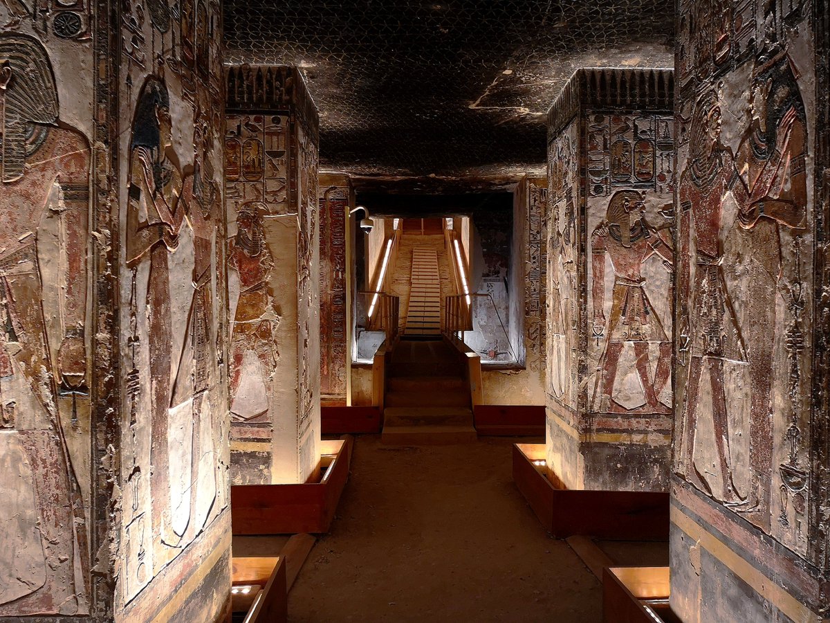 MC_Floh's tweet photo. The Tomb of #Seti I (#KV17) is the longest, deepest &amp; most completely finished in the #Valley of the #Kings in #Theben (#Luxor)/Egypt.

His reign (1290–79 BC) is known for high achievements in Art &amp; Culture. It marks the first time that decorations cover every Passage &amp; Chamber. https://t.co/4htCxrklFe