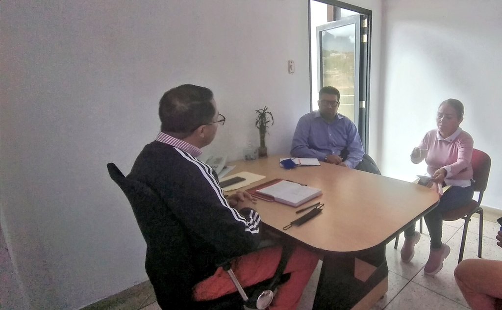 BermudezJoseA's tweet photo. #11Mayo Reunión con la Lcda. Yolimar HernándezPresidenta de INTAMUJER, coordinando el apoyo técnico para el Registro del Congreso Nacional de Mujeres por parte de la Dirección de Sistemas e Informática de la @Gob_Tachira 
#TachiraDigital 
@FreddyBernal https://t.co/0SmBp4HqAq