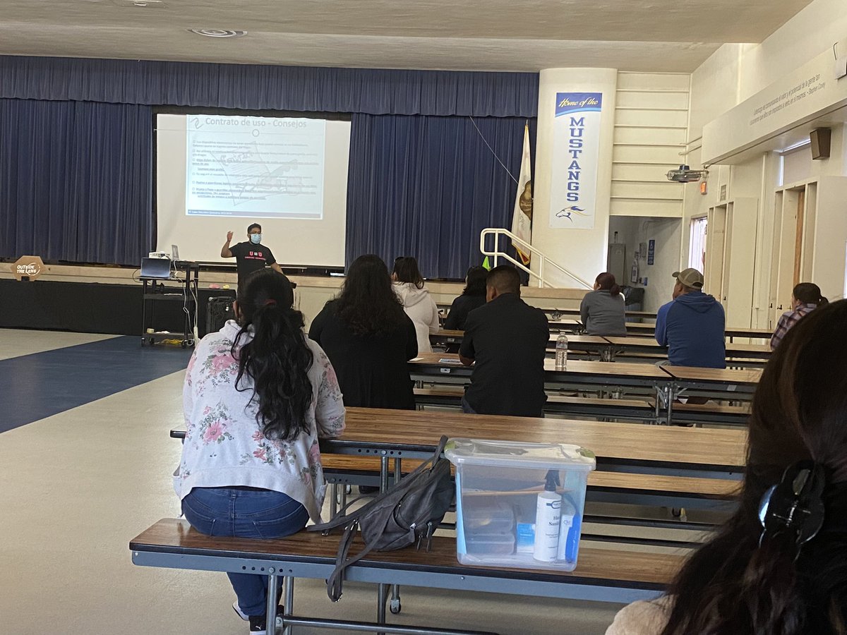 #FUESD parents learning together, cyber awareness and safety. Thank you, Mr. V #MigrantEd