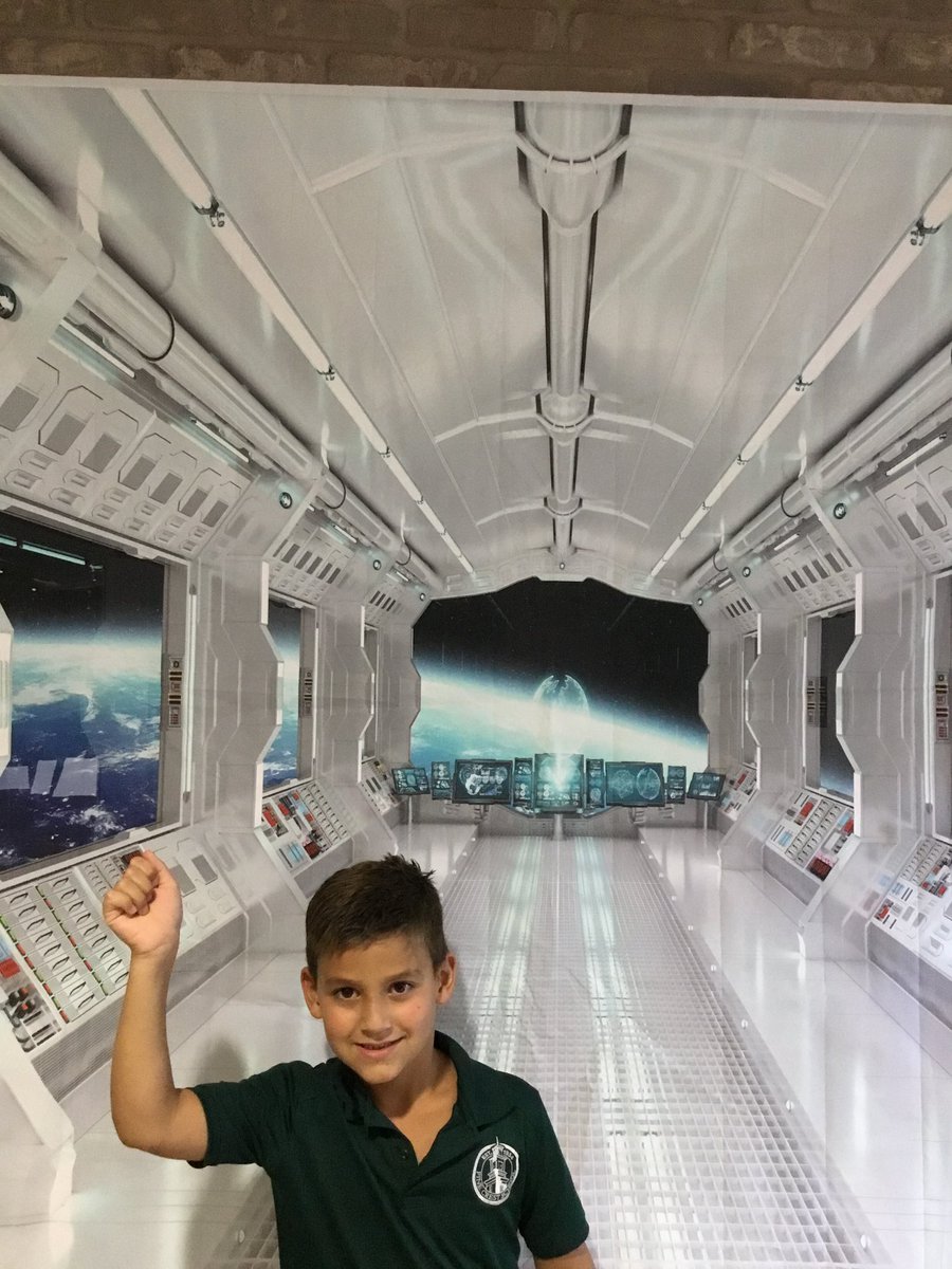 PineCrestAux's tweet photo. Last week, Ss from #PCPreK to #PCGrade5 celebrated βMay the fourth be with youβ day by taking a picture in front of this #StarWars themed backdrop in #PExtendedDay #PCAfterSchool. https://t.co/hLigkGpGND