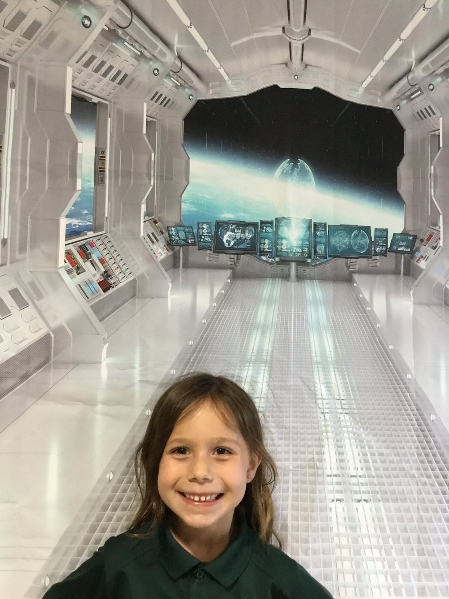PineCrestAux's tweet photo. Last week, Ss from #PCPreK to #PCGrade5 celebrated βMay the fourth be with youβ day by taking a picture in front of this #StarWars themed backdrop in #PExtendedDay #PCAfterSchool. https://t.co/hLigkGpGND