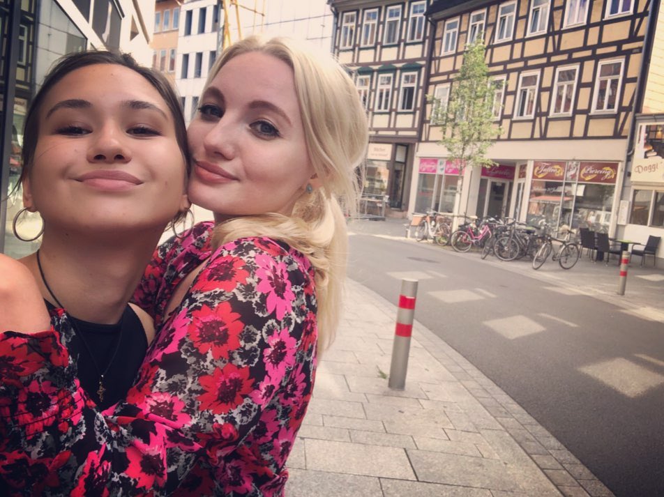 ChloeSimpson235's tweet photo. till the end. Friends forever❤️❤️
#MyTravelBuddy 
#BestfriendGoals https://t.co/W8wS2XczLf