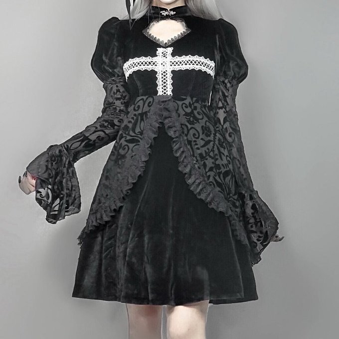 ゴスロリワンピースのtwitterイラスト検索結果