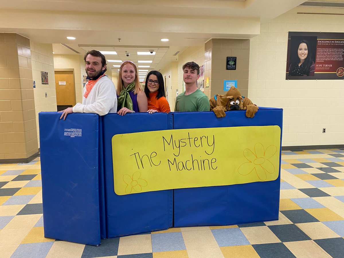 CarewBraydan's tweet photo. Our department went all out for character day! #MarleyMiddle https://t.co/82O1atPnGe