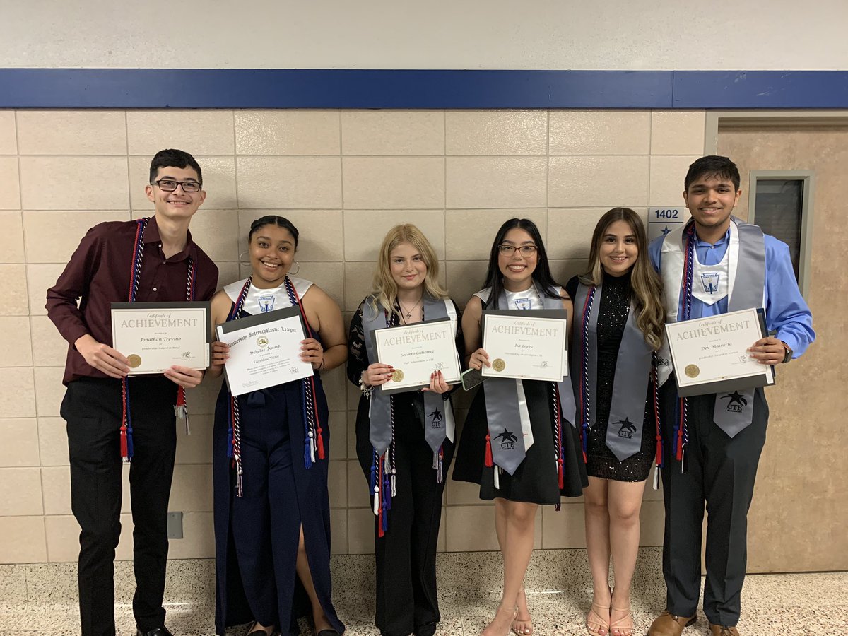 bpa_sam's tweet photo. So proud of all of our BPA members and CTE Business students who earned their cords, stoles, and certificates at Senior awards! 🎓🏅🎉@SamRayburn_HS @PISDCareerTech @RayburnU https://t.co/QPihR3mYdC