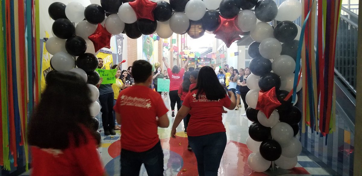 swisd_she's tweet photo. y Harbour held an "ALL STAAR" parade and pep rally today in preparation of the STAAR testing this year. Students had the chance to dance, play games against other grade levels and classes, and cheer on their favorite teachers.
#escregion20
#RootEdSkyHarbour
#weareswbychoice https://t.co/rkVLMZ1Vpr