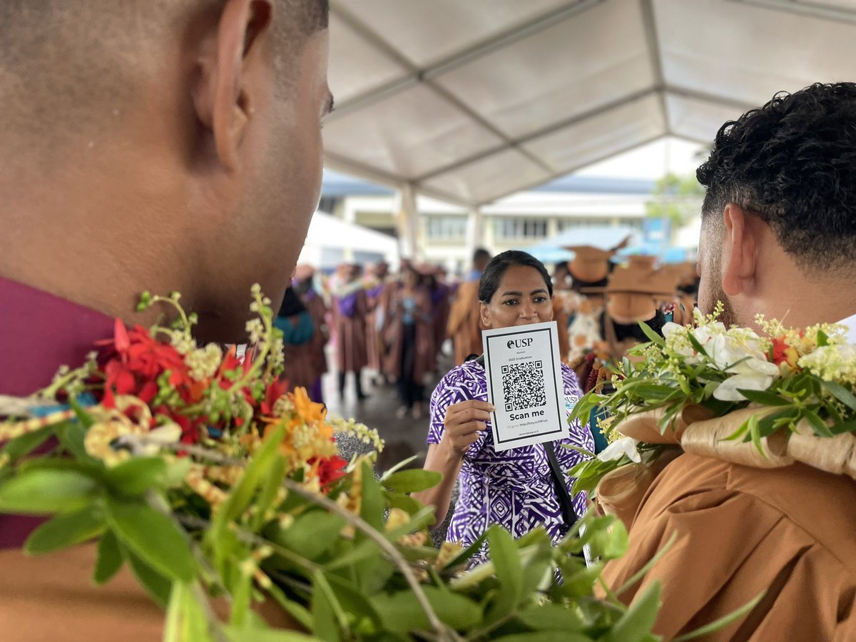 UniSouthPacific's tweet photo. If you’re graduating this week, don’t forget to complete your quick registration with our USP Alumni team at the graduation venue 😃

#USPAlumni #USPGraduation2022 https://t.co/DeLToLuAxN
