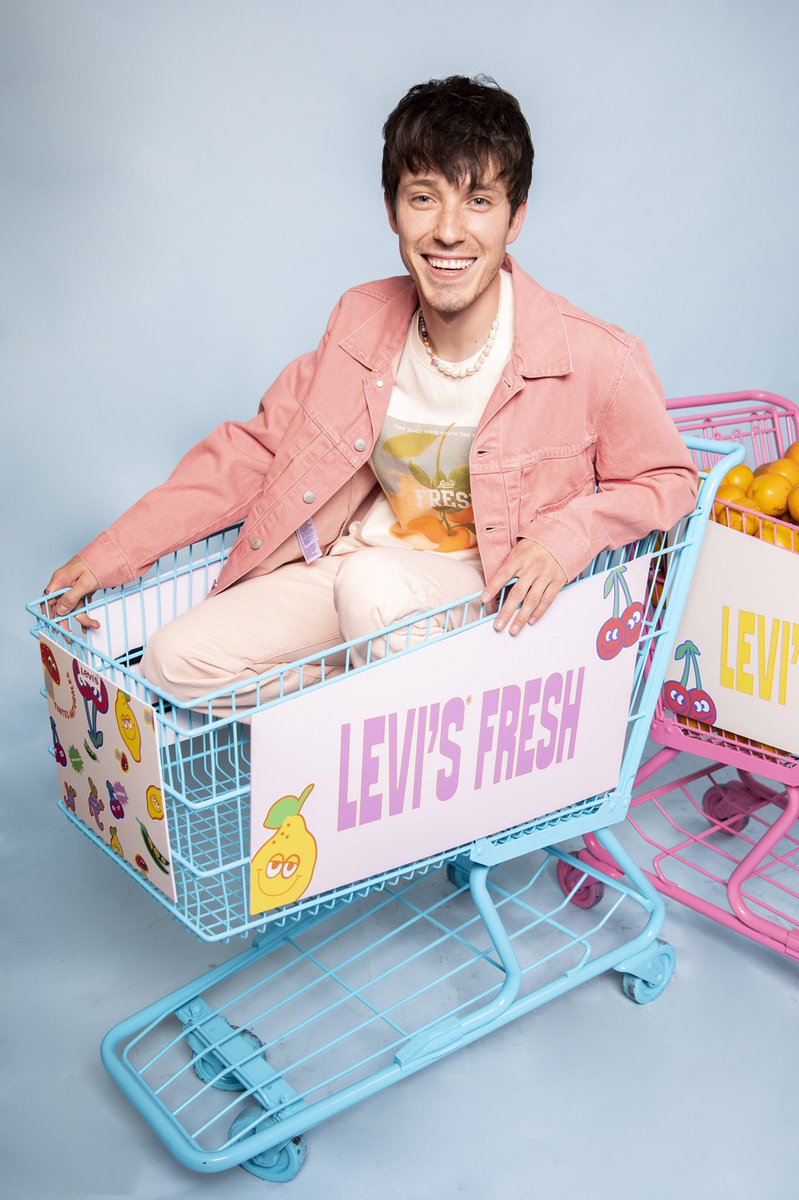 LEVI’S FRESH 🍓 
<a href="/alongmusic/">ALONG</a> ft  @LevisMX