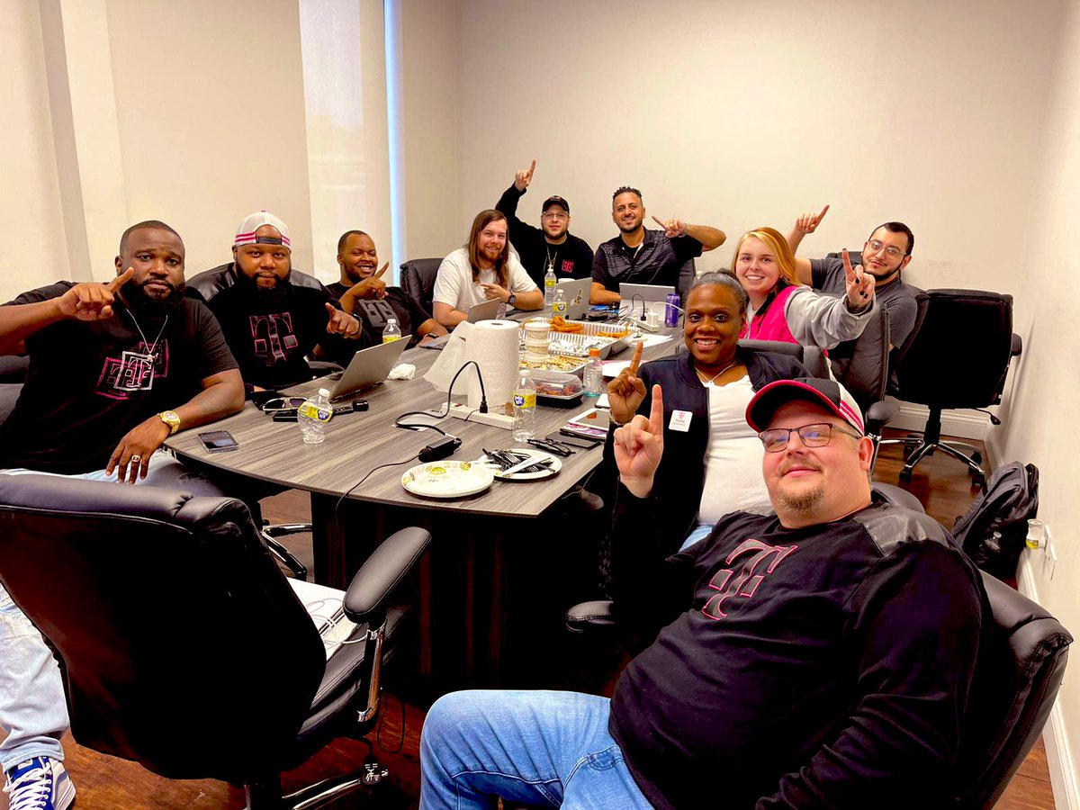 MagentaTravSCM's tweet photo. ABSOLUTELY AMAZING MEETING TODAY WITH THE #CHIBEAST SQUAD!!! CANT WAIT TO KEEP KILLING #MONEYMAY!! #MagentaMonsta #SCM #SmartChoiceMobile #ChiTown #ChicagoEast #IllinoisSouth @TMobile @JonFreier @MikeSievert @SmartChoiceMo1 https://t.co/xsZNeFcgz3