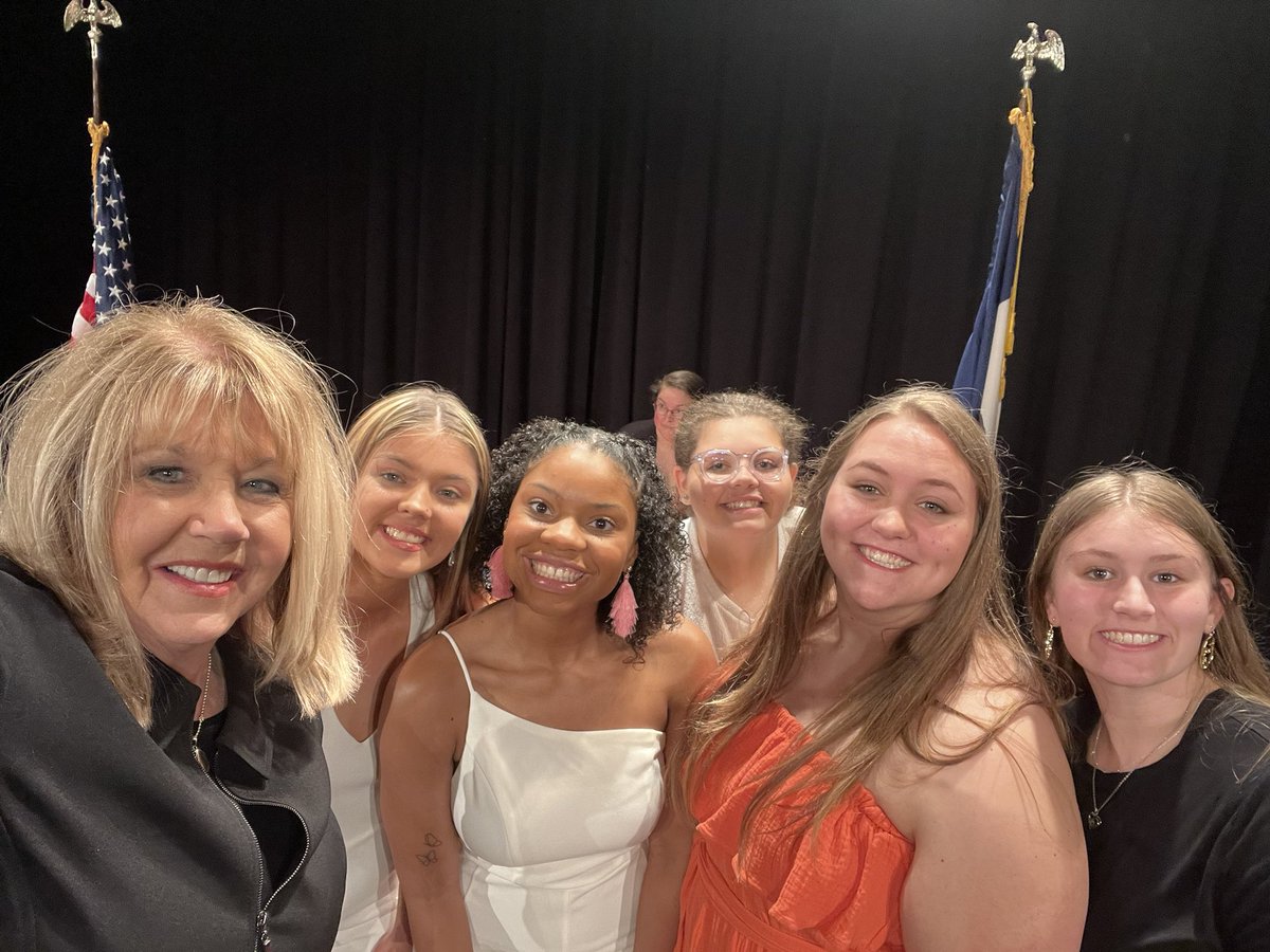 Senior Honor Ceremony 2022 <a href="/TJHighSchool_CB/">Thomas Jefferson High School</a> Congratulations to all the seniors at TJHS! I’m especially proud of these young ladies that I’d like to call “The Fab 5” These amazing young ladies were the 2022 class officers. #FemaleLeaders 🧡🖤
