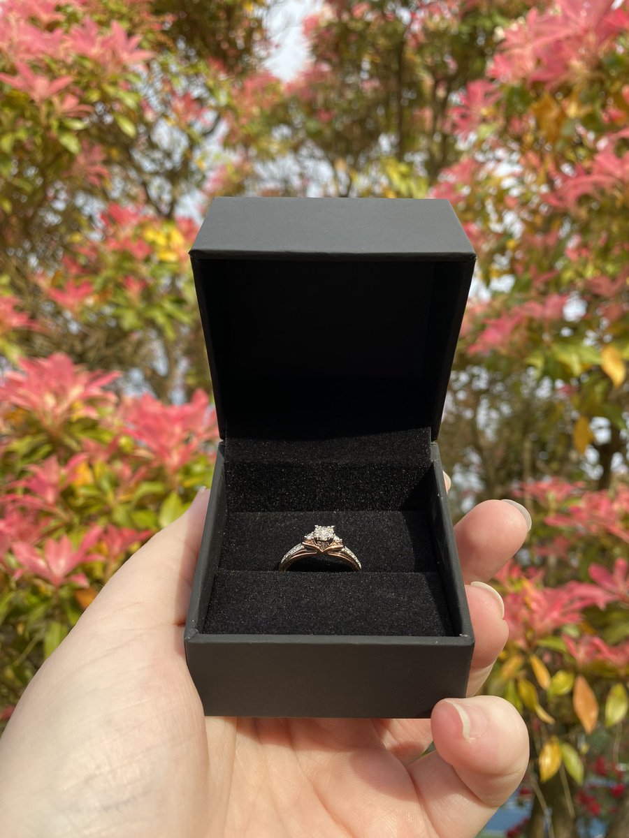 eb0shka's tweet photo. Officially a fiancée https://t.co/rasiJ9eaFF