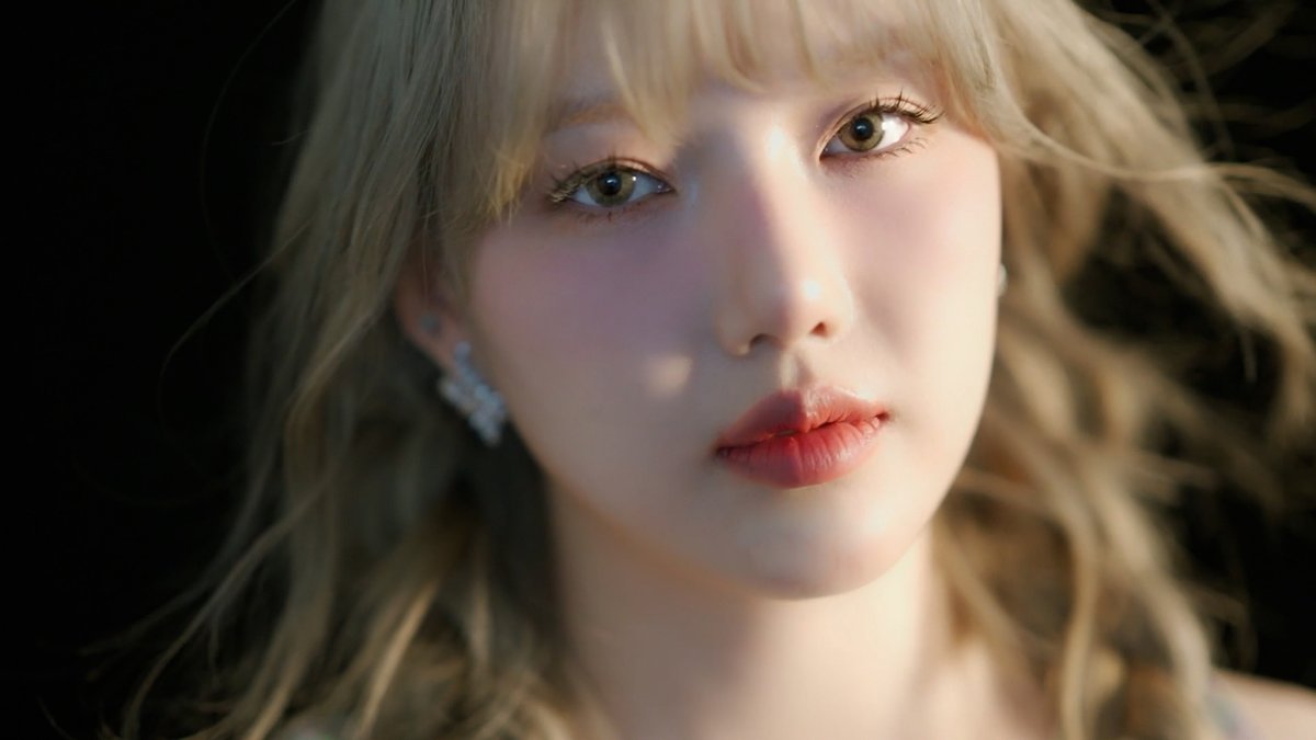 YERIN_OFFICIAL_'s tweet photo. 예린(YERIN) 1st Mini Album 'ARIA' 
MOOD FILM 2
🎥 https://t.co/451G96TQY2

2022.05.18  WED 6PM (KST)

#예린 #YERIN #예린_아리아 #YERIN_ARIA #ARIA https://t.co/UZWOZWhTCY