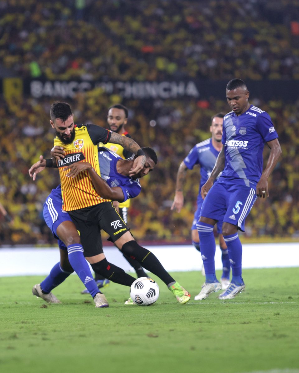 BarcelonaSC's tweet photo. FINAL: #BSCvsCSE 1-1
⚽️ 88' Michael Carcelén

#ClásicoDelAstillero #VamosÍdolo 🟡⚫️ https://t.co/bcUlEuctJ2