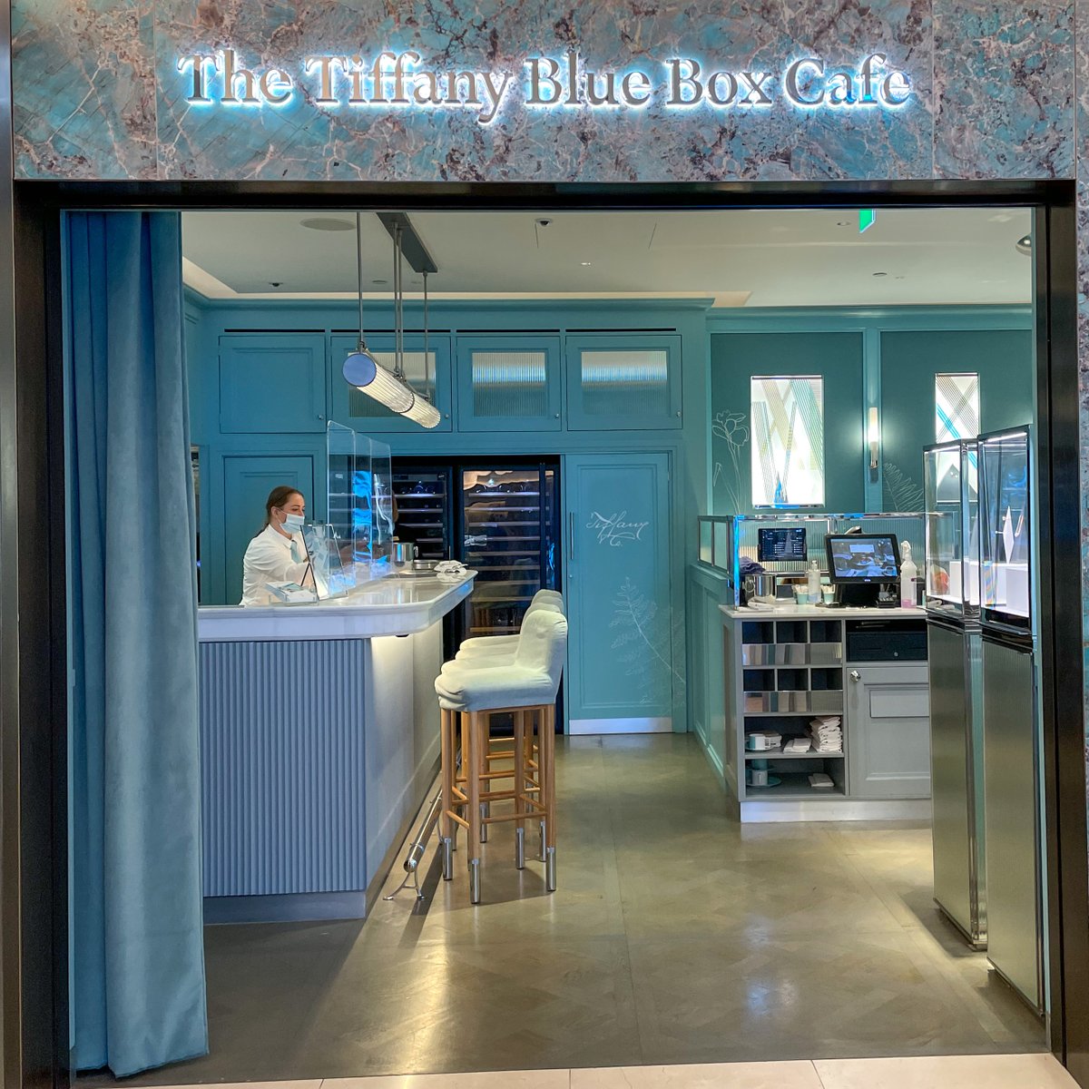 NEW BLOG POST: Ever dreamt of having Breakfast at Tiffany's? Read all about my wonderful experience at The Tiffany Blue Box Cafe in Harrods, London.

wanderandluxe.com.au/breakfast-at-t…

#breakfastattiffanys #TiffanyAndCo #harrods