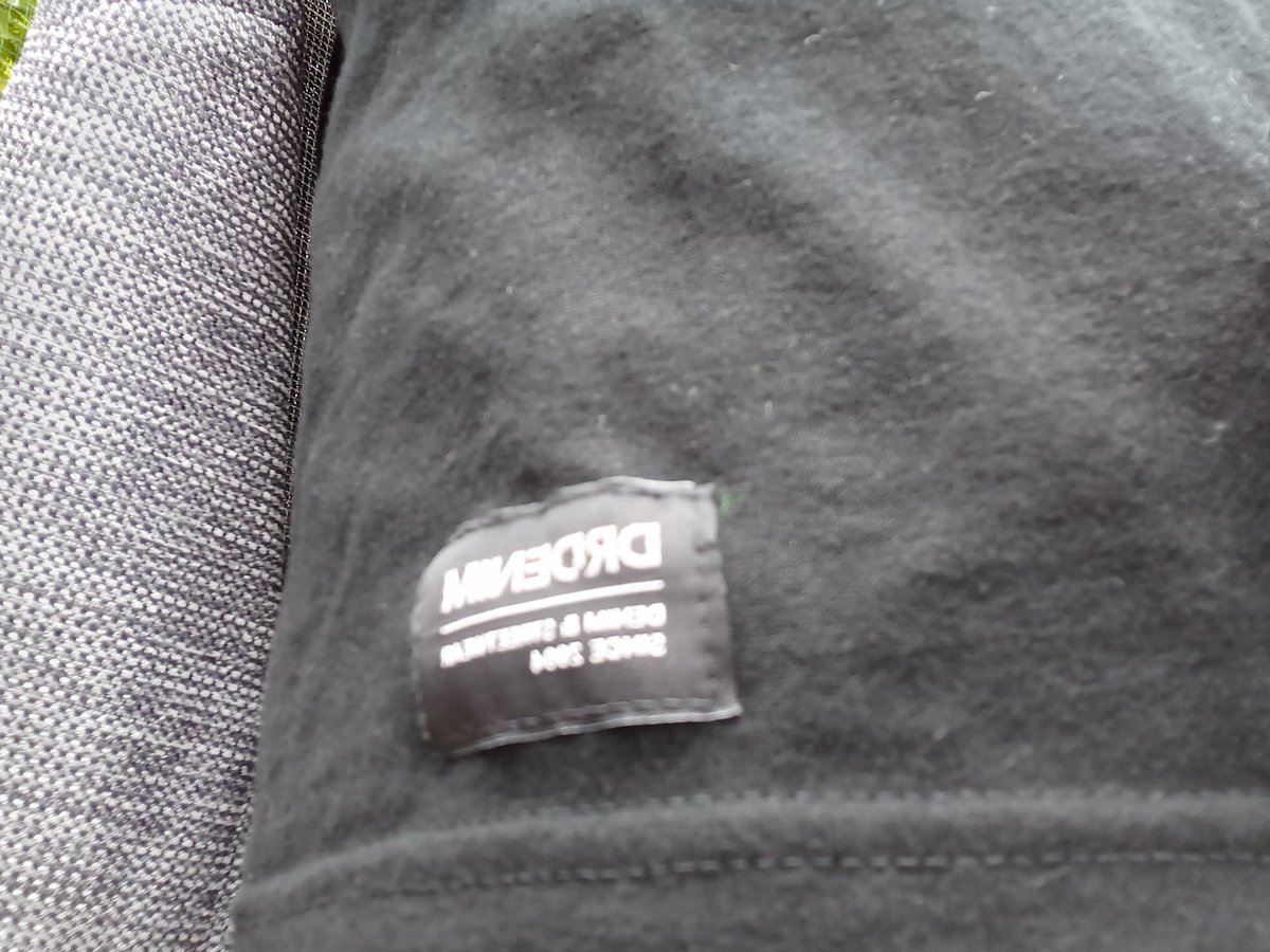 syou_u_u's tweet photo. 祝hideout Newproject始動
ってことで普段勿体なくて着られてないhideout✖️DRDENIM Tを
NewDesignではhideoutロゴがもっと目立つのを希望😁

#hideout
#DRDENIM https://t.co/4QaIGn7Qcy