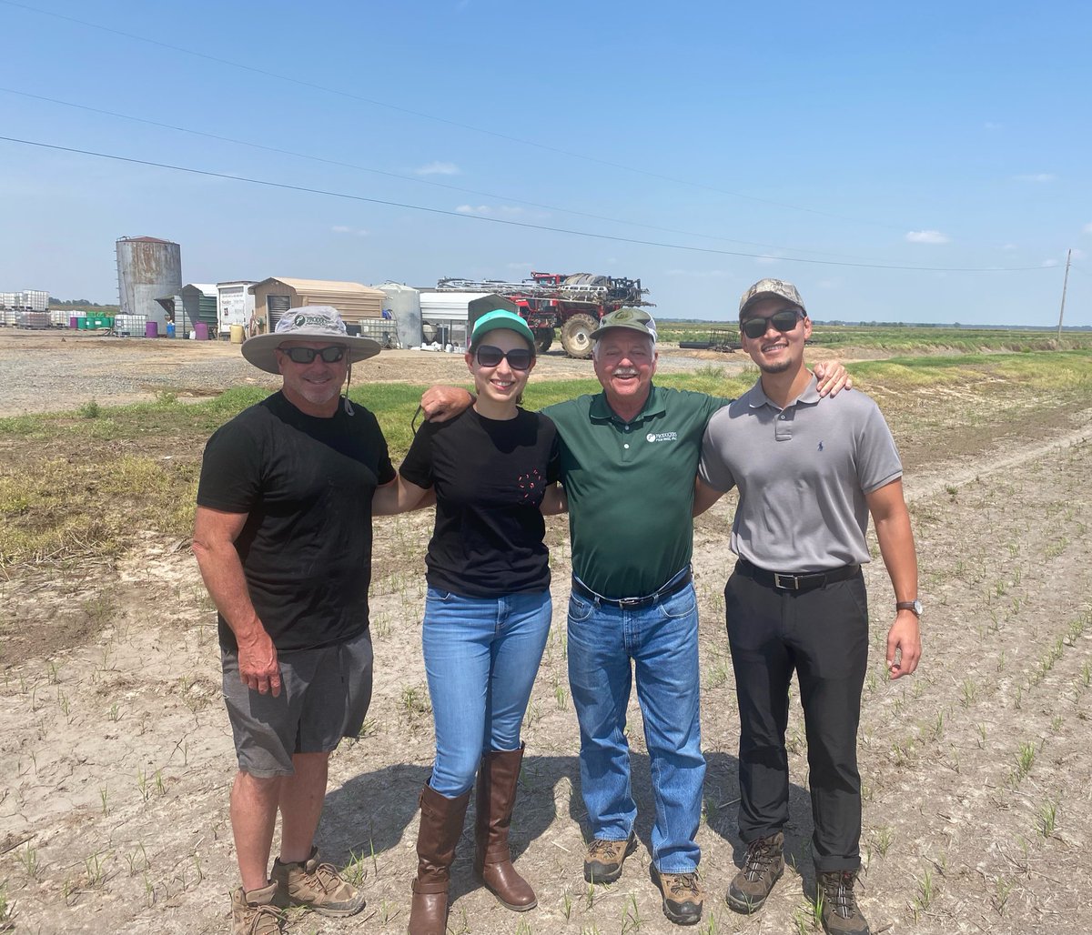 jaycoker7's tweet photo. Enjoyed hosting and interacting with @ChipotleTweet Great supporter of @Think_Rice and @producersrice #sustainable #usagrown #eatrice Next time u go out to eat chose @ChipotleTweets they chose #Rice https://t.co/Ub7XtHJFxz