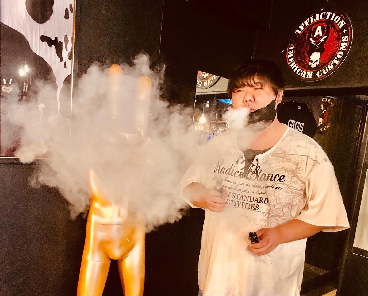 smokeride_gogo's tweet photo. 🇲🇾DarkSide juice レモネード
キンキン最強清涼感抜群の凄いヤツ😁
GemmTankG4で見事なJET♪
美味しい笑顔最高ですネ❤️
ありがとう御座いました‼️
VAPE電子タバコC.C
越谷市大袋駅東口徒歩2分
048-971-9622
#vape #vapecc #vape好きな人と繋がりたい #電子タバコ専門店 #darkside #geekvape #gemmtank https://t.co/RRKtuBLgTN