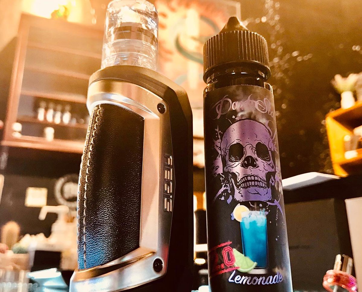 smokeride_gogo's tweet photo. 🇲🇾DarkSide juice レモネード
キンキン最強清涼感抜群の凄いヤツ😁
GemmTankG4で見事なJET♪
美味しい笑顔最高ですネ❤️
ありがとう御座いました‼️
VAPE電子タバコC.C
越谷市大袋駅東口徒歩2分
048-971-9622
#vape #vapecc #vape好きな人と繋がりたい #電子タバコ専門店 #darkside #geekvape #gemmtank https://t.co/RRKtuBLgTN